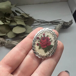 Vintage silver  toned needlepoint brooch/pendant
